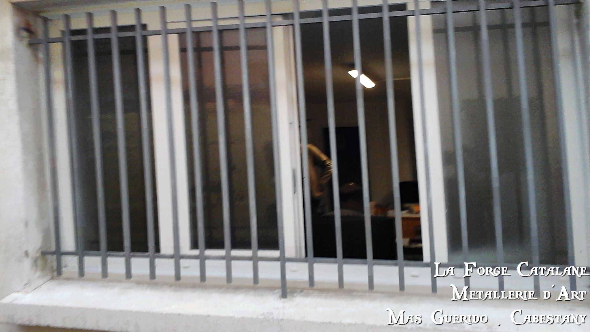 grille protection barreaux droits fer Forge Catalane Cabestany (2).jpg